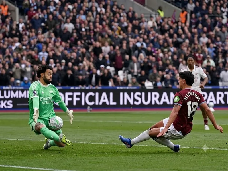 Câu lạc bộ bóng đá West Ham United thường được gắn với lối chơi mạnh mẽ, chuyển trạng thái nhanh và khả năng tận dụng bóng cố định.